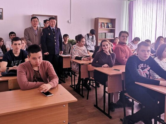 Классный час в ЭМТ с инспектором ПДН на тему:«Профилактика негативных привычек»